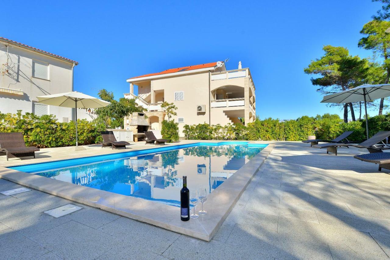 Mam Apartment Vir Luaran gambar